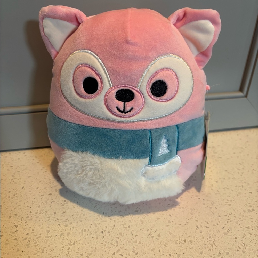 Nwt Squishmallow Ditty the pink lemur 8”